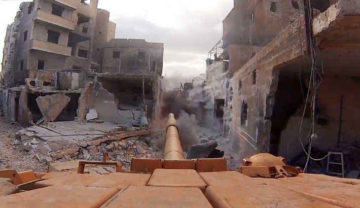 シリア内戦で戦う戦車のGoPro映像