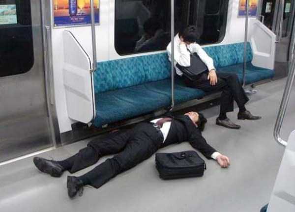japanese-businessmen-pass-out-1