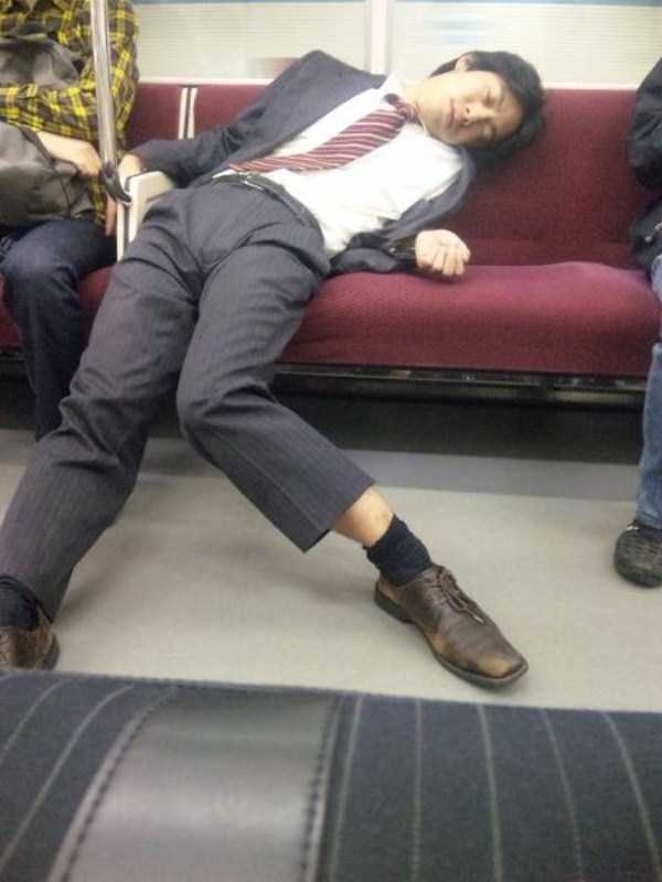 japanese-businessmen-pass-out-9