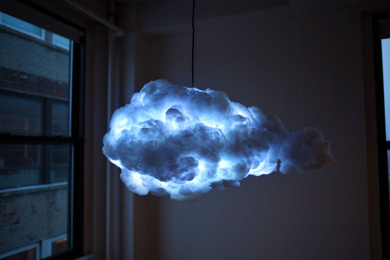 ゴロゴロ感がリアル！カミナリ雲を再現したルームランプ「The Cloud」
