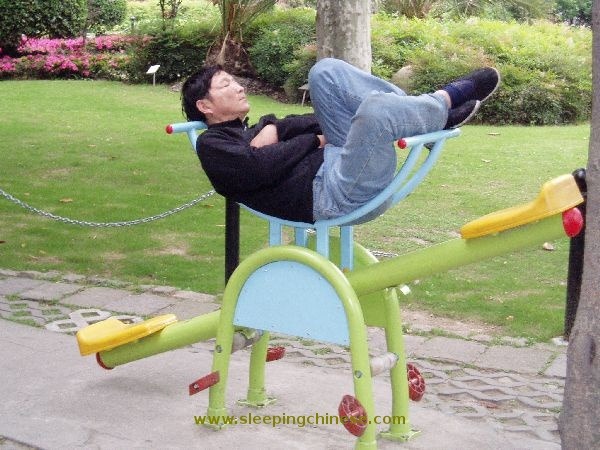 さすが雑疑団の国！ どこでも眠る中国人たちの衝撃的な居眠り写真まとめ