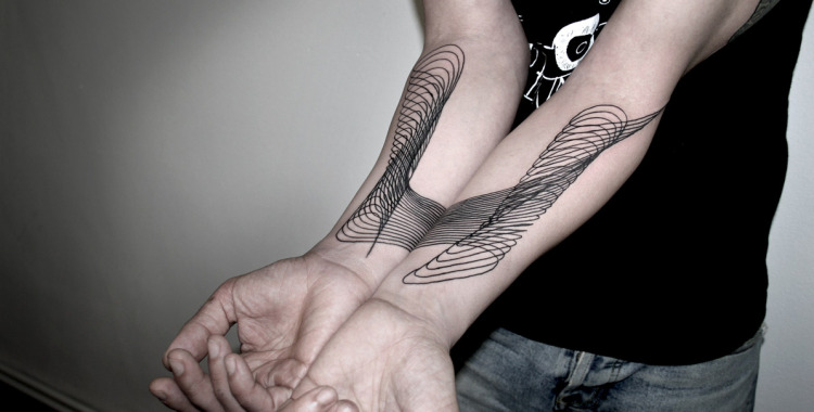 タトゥーのイメージが大きく変わる！幾何学模様を取り入れた美しい線形デザインのタトゥー