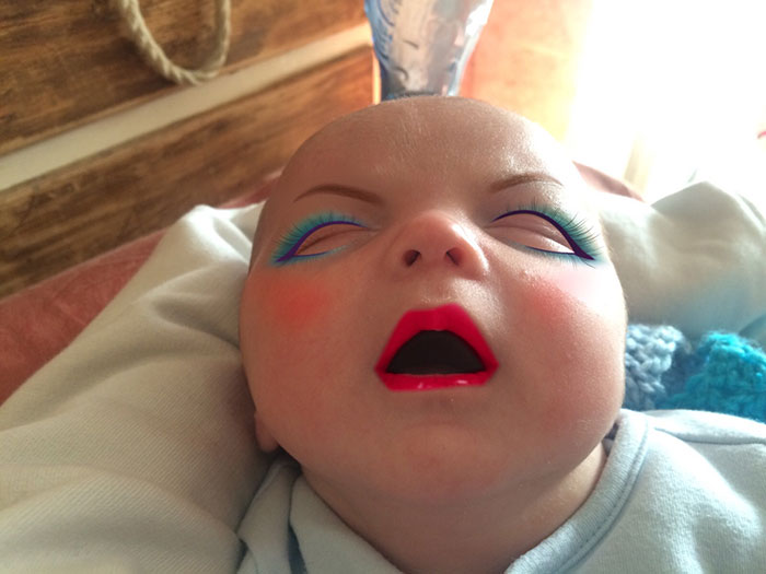 mom-gives-baby-makeup-app-4