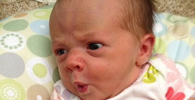 排便中の赤ちゃんがブルース ウィルスそっくりだと分かる画像まとめ 中2イズム Linkis Com