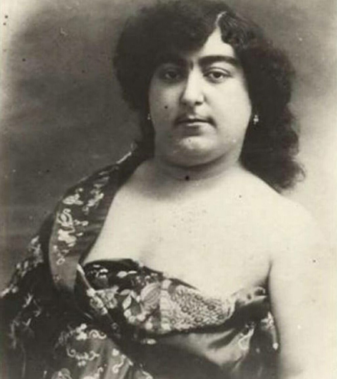 悲報 19世紀に実在した伝説の美女がどう見ても女装したおっさん 中2イズム