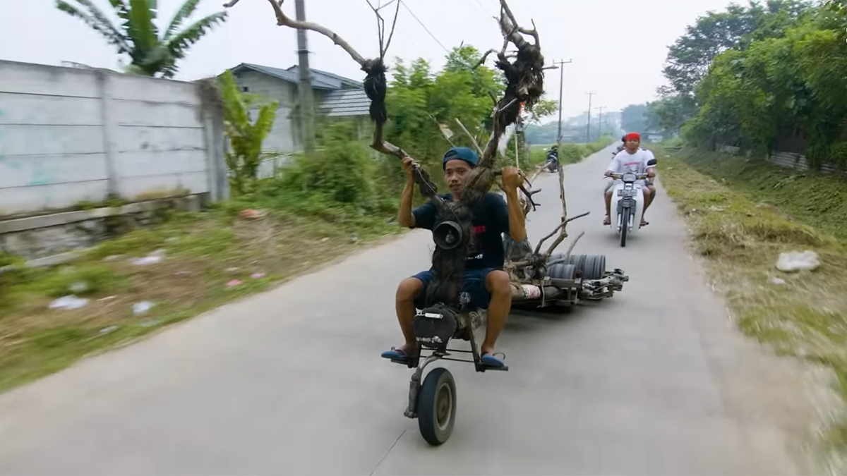 スクーターを魔改造！インドネシアで人気なベスパのDIYカスタムがヤバい